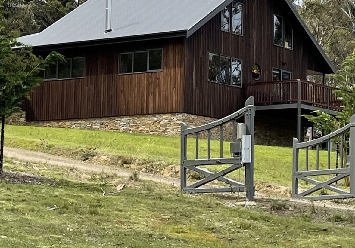 Timber lodge home of Relax & Bloom set in the Tasmanian bush